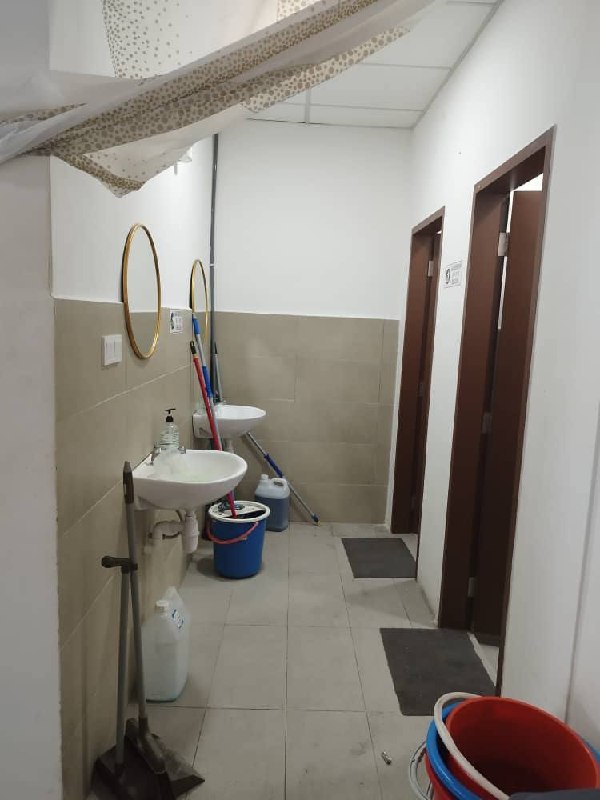 3 Storey shop Austin crest 4