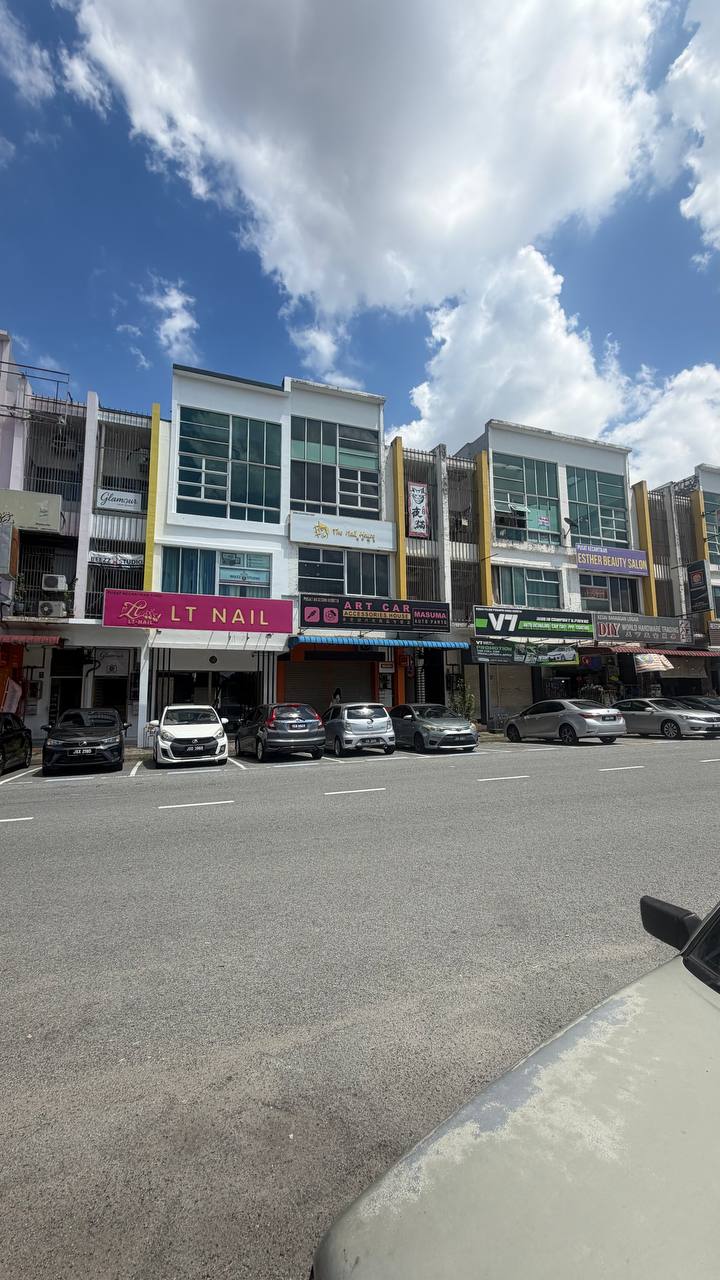 3 Storey Shop lot Taman Mutiara Mas