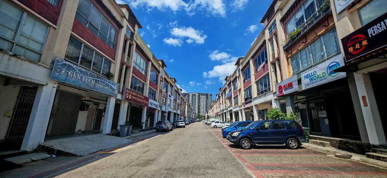 3 Storey Shoplot Taman Austin Perdana 2