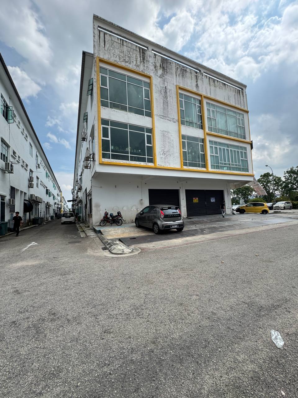 3 Storey Shoplot Corner Lot Jalan Eco Cascadia 6/1 2