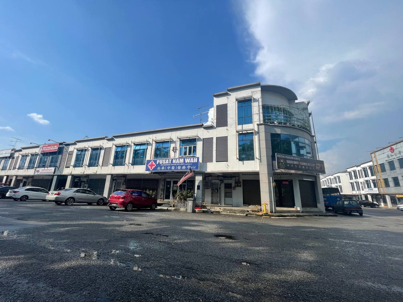 3.5 Storey Shoplot Lagenda Putra