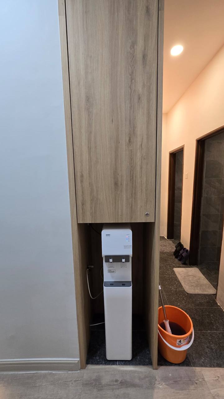 Three storey Shop Austin 7