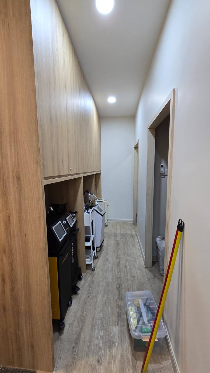 Three storey Shop Austin 2