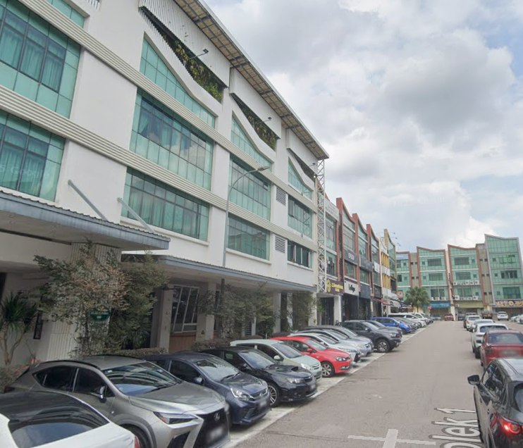 3 Storey Shoplot (Ground Floor) Taman Molek – photo 1