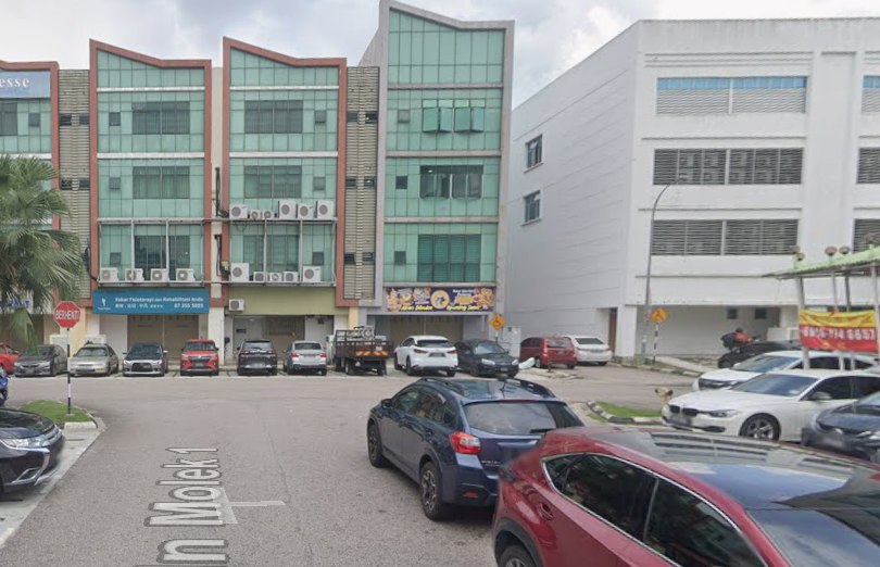 3 Storey Shoplot (Ground Floor) Taman Molek 2