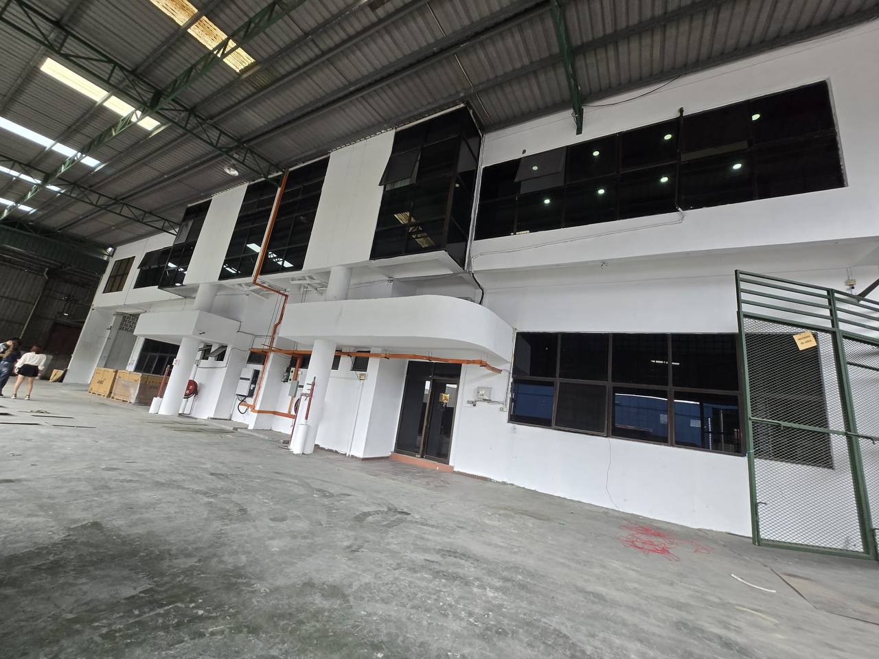 Double Storey Semi-D Factory (2 units adjoining) Desa Cemerlang 3